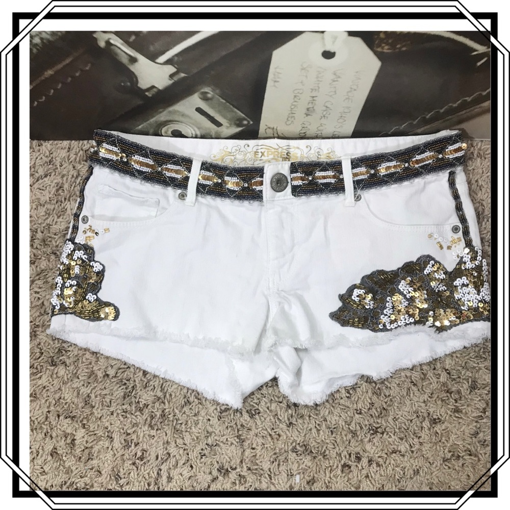 Express White Embellished Jean Shorts Size 6 NWOT